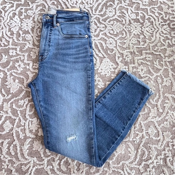 Everlane The High Rise Skinny Ankle Distressed Jean - Picture 2 of 12